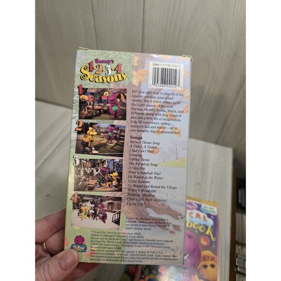 Barney VHS Lot 1 2 3 4 Seasons, All Aboard For Sharing, Musical Scrapbooking - Picture 10 of 11